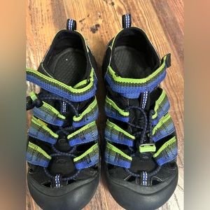 Keen boy sandals